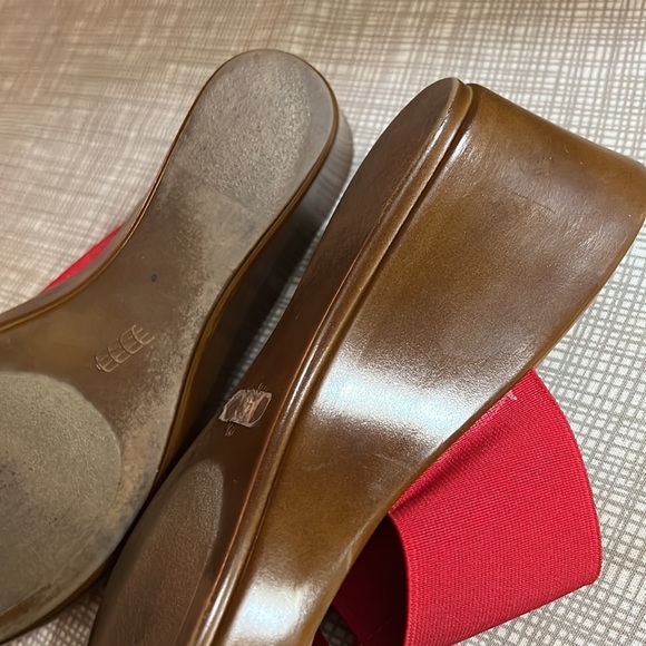 Red Italian shoemaker sandals - Picture 2 of 4